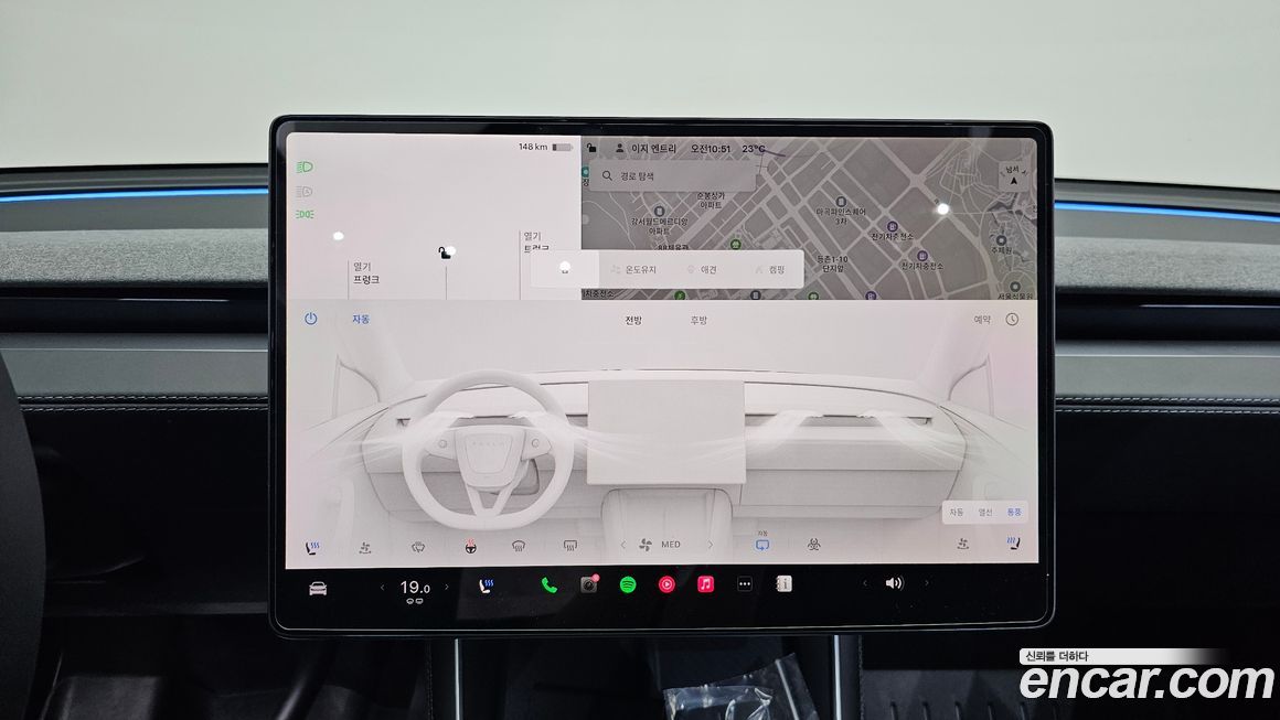 Tesla Model Y 2025