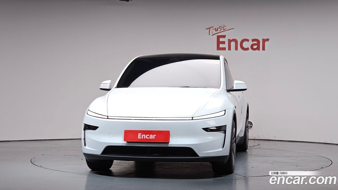 Tesla Model Y 2025