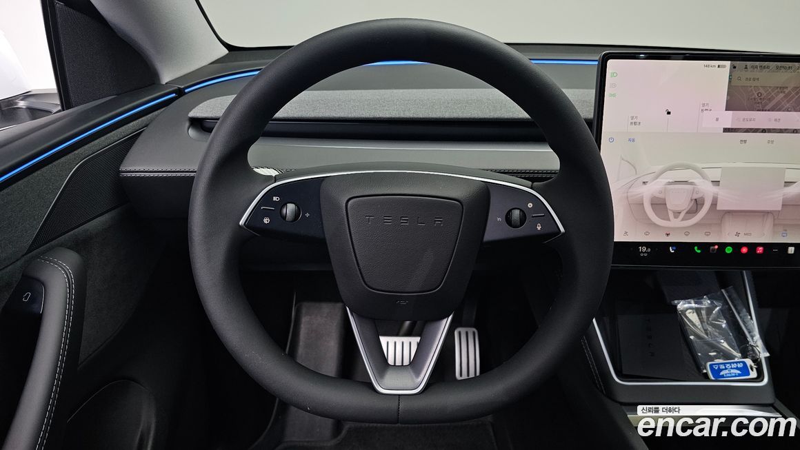 Tesla Model Y 2025