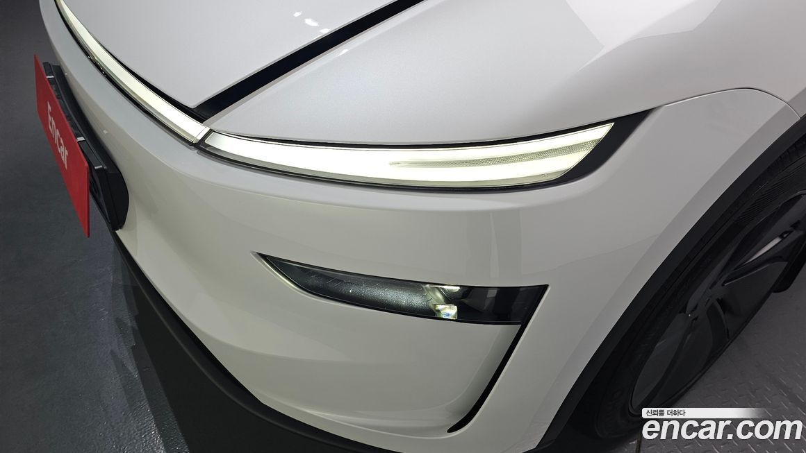Tesla Model Y 2025