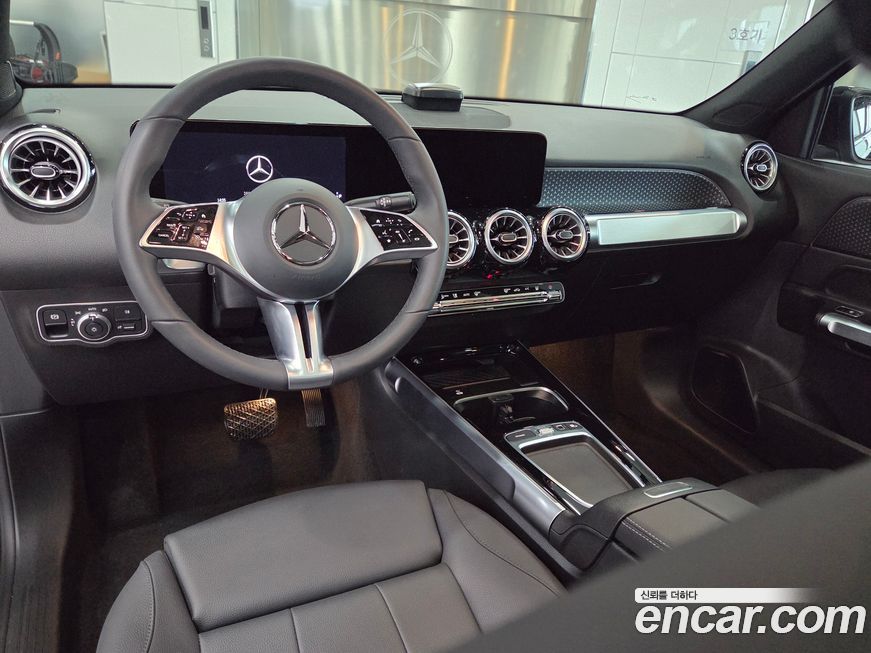 Mercedes-Benz EQB 2026