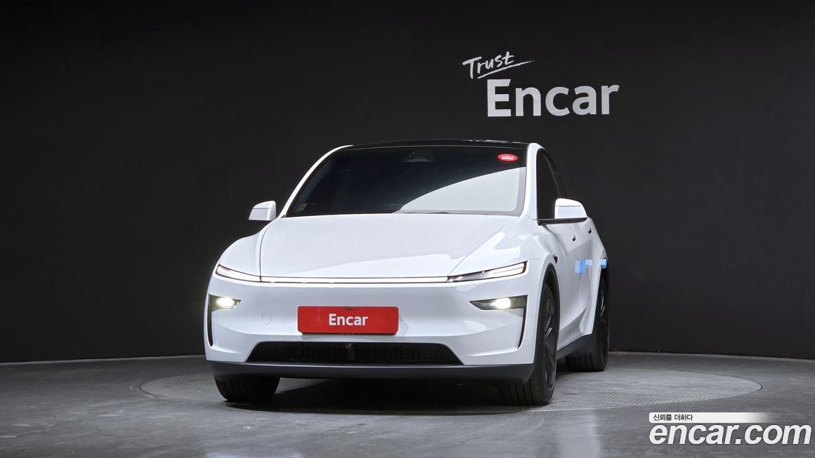 Tesla Model Y 2025