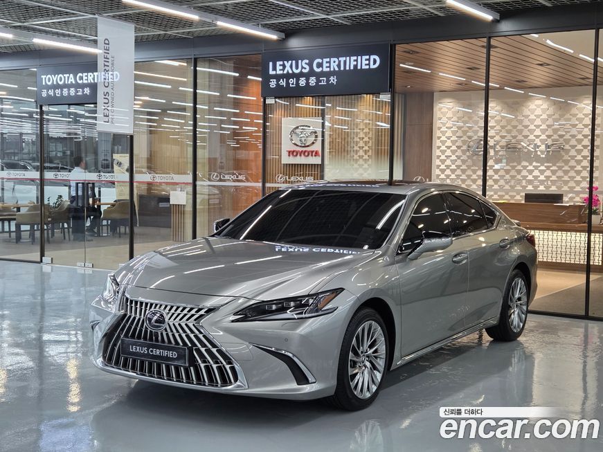 Lexus ES 2026