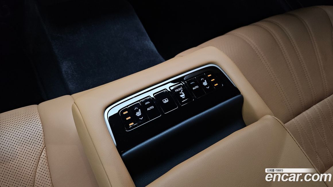 Lexus LS 2022