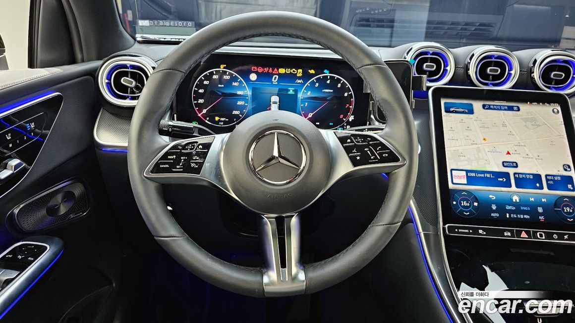 Mercedes-Benz GLC-Class 2025