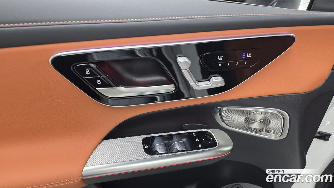 Mercedes-Benz GLC-Class 2025