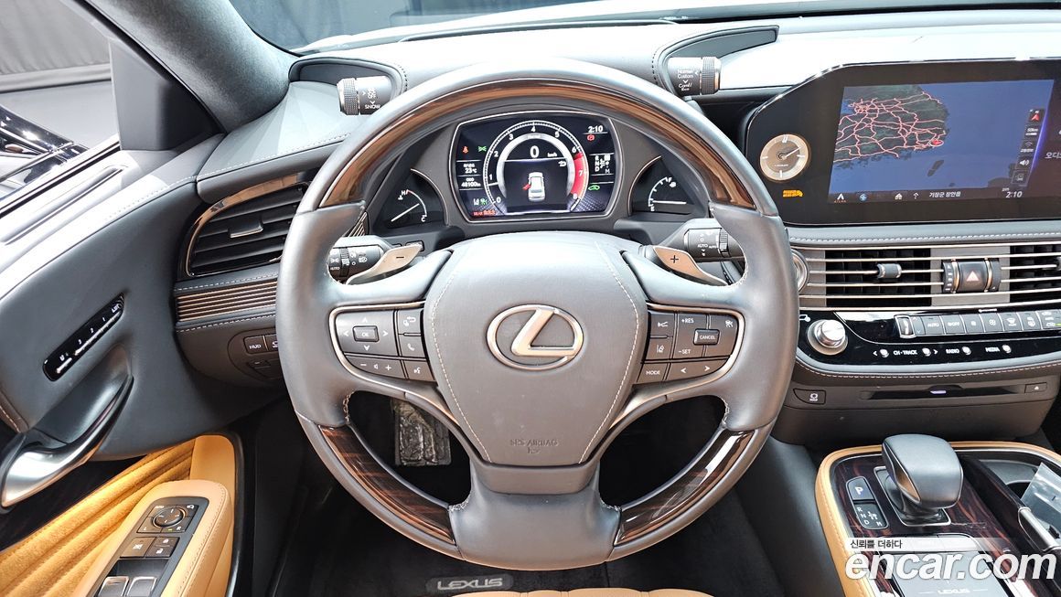 Lexus LS 2022