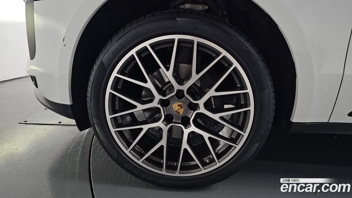 Porsche Macan 2021