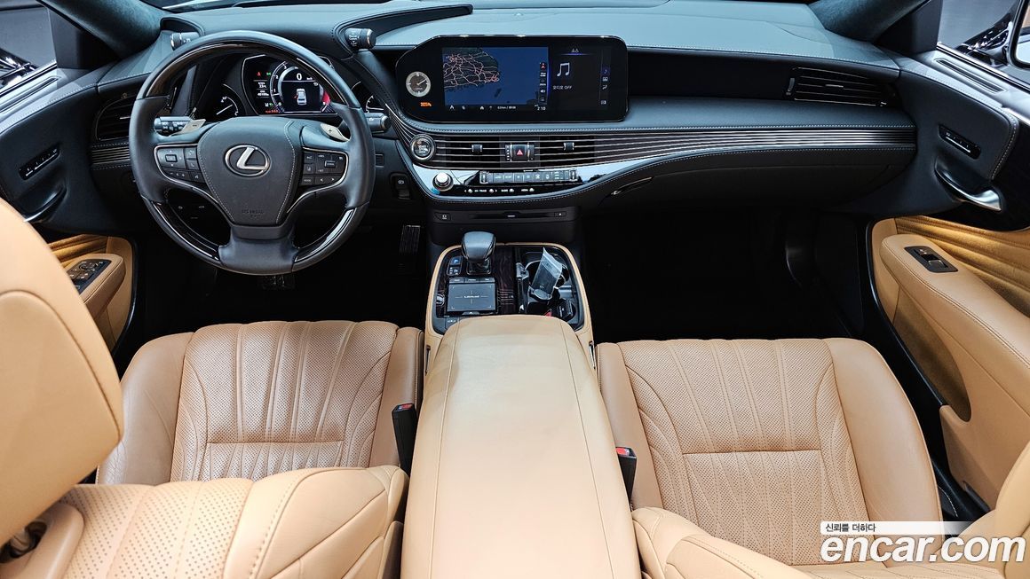 Lexus LS 2022