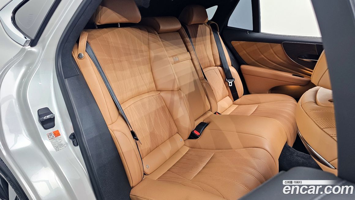 Lexus LS 2022