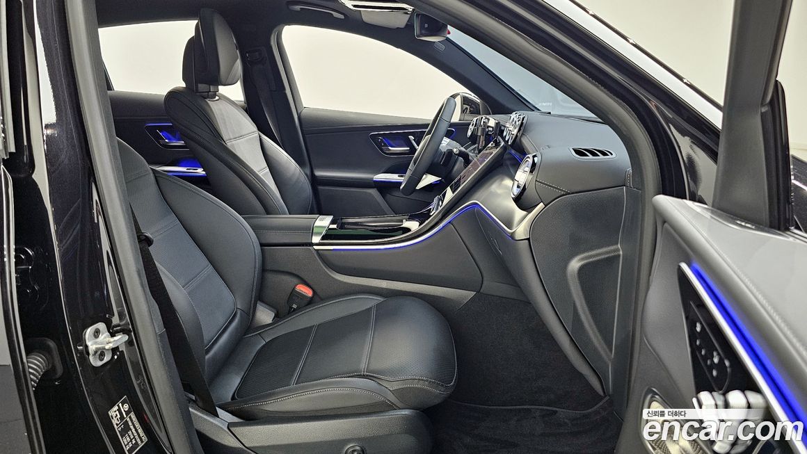 Mercedes-Benz GLC-Class 2025