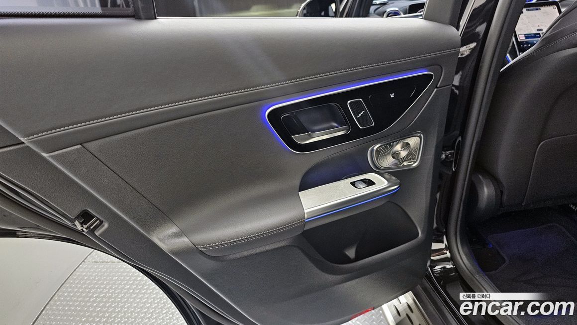 Mercedes-Benz GLC-Class 2025