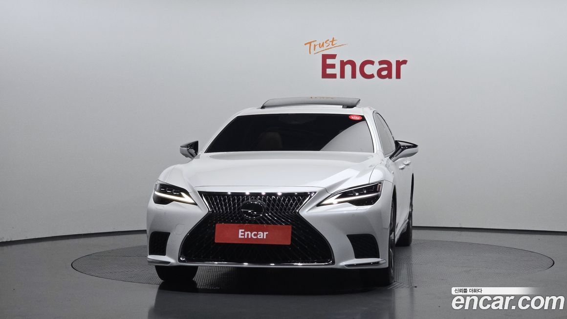 Lexus LS 2022