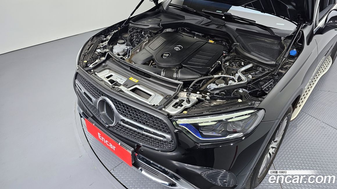 Mercedes-Benz GLC-Class 2025