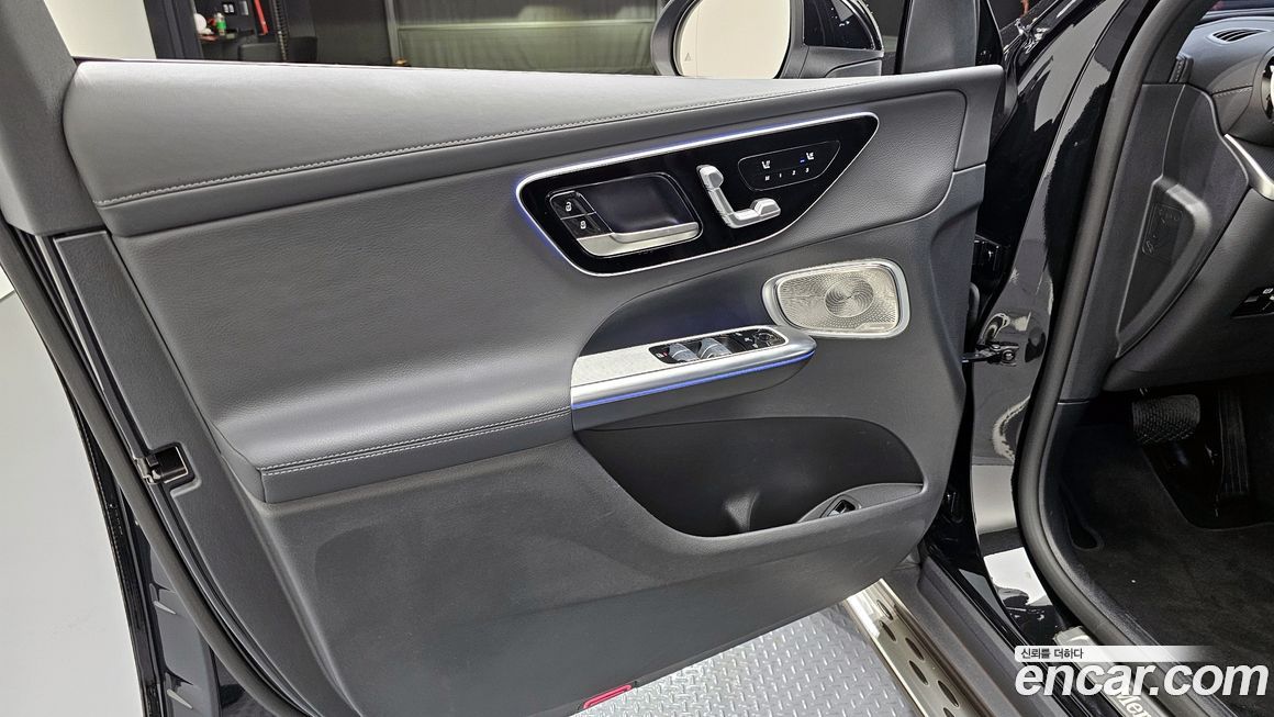 Mercedes-Benz GLC-Class 2025
