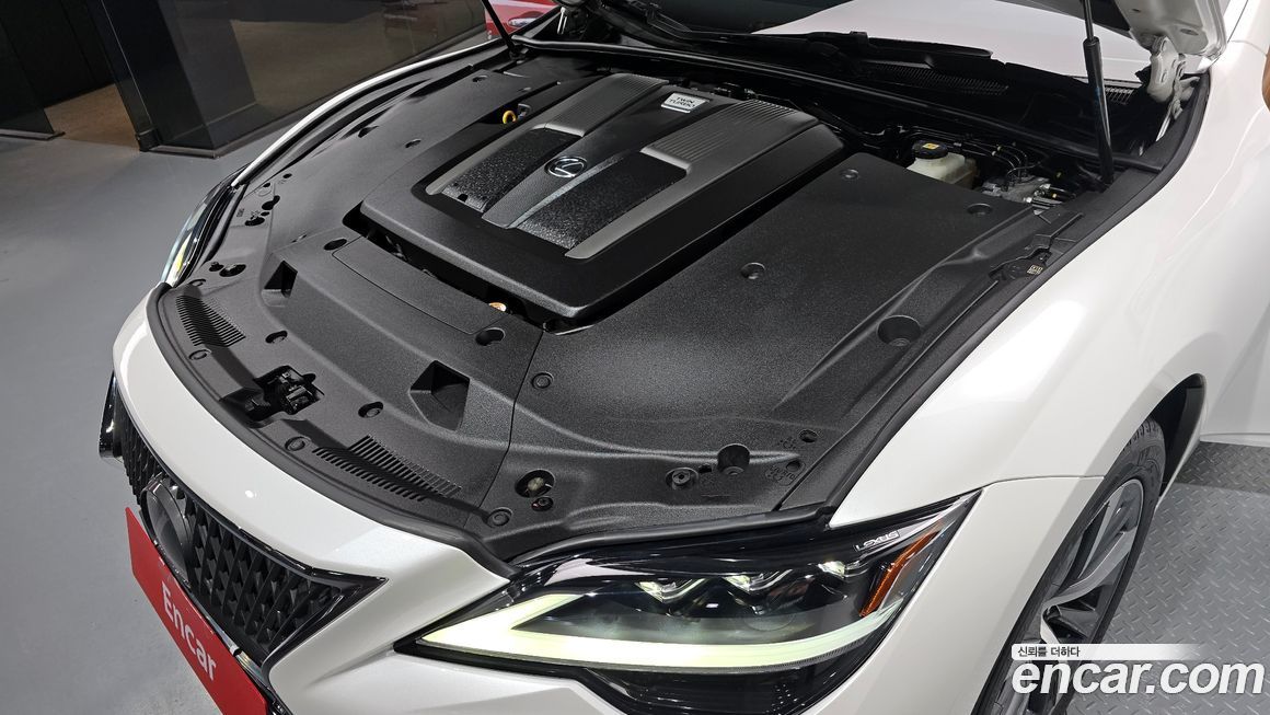 Lexus LS 2022