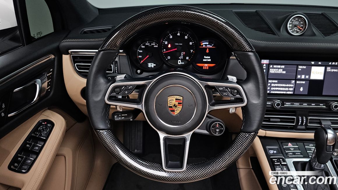 Porsche Macan 2021