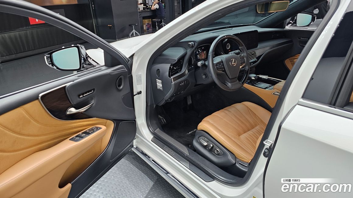Lexus LS 2022