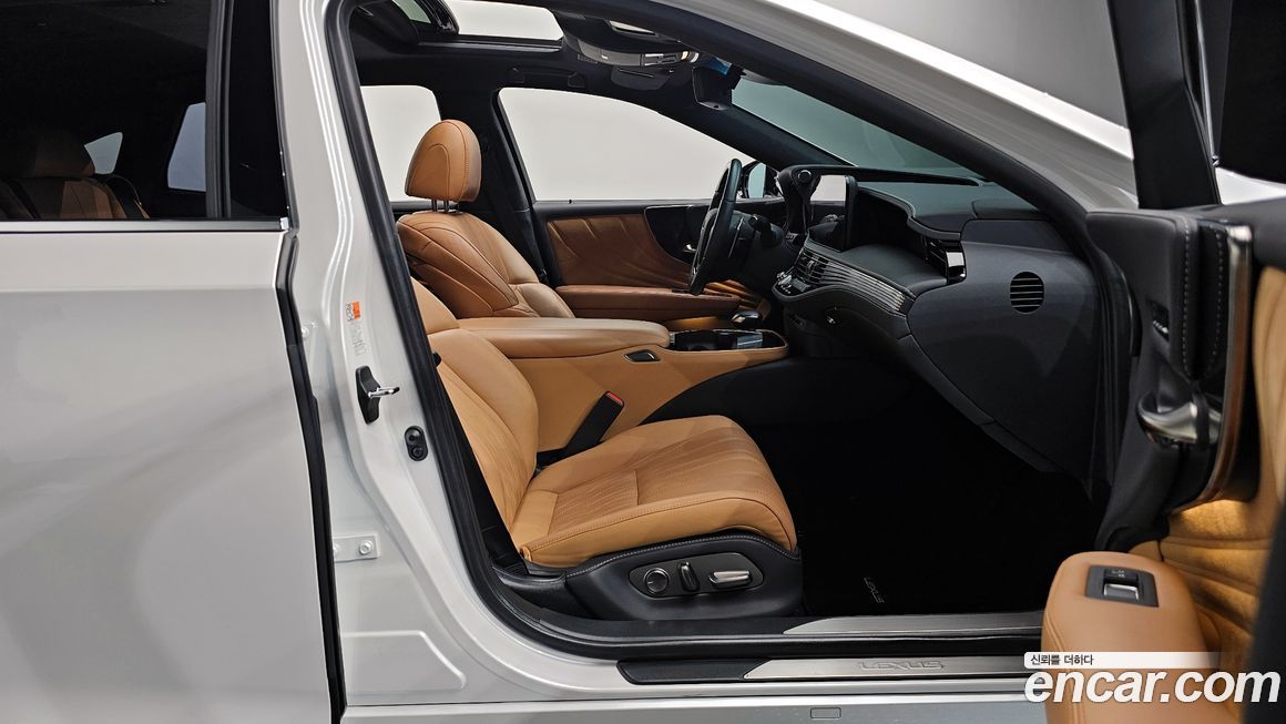Lexus LS 2022