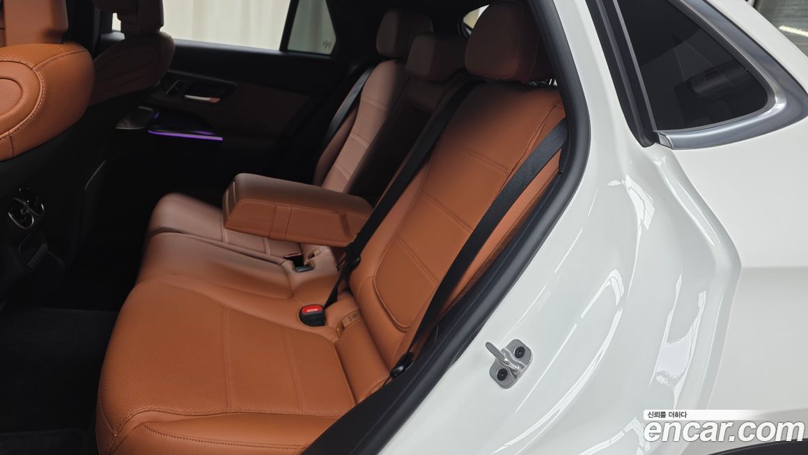 Mercedes-Benz GLC-Class 2025