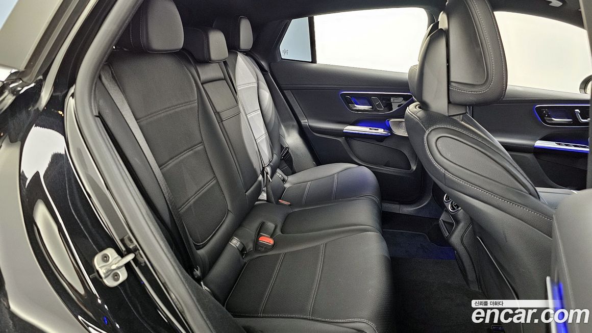 Mercedes-Benz GLC-Class 2025
