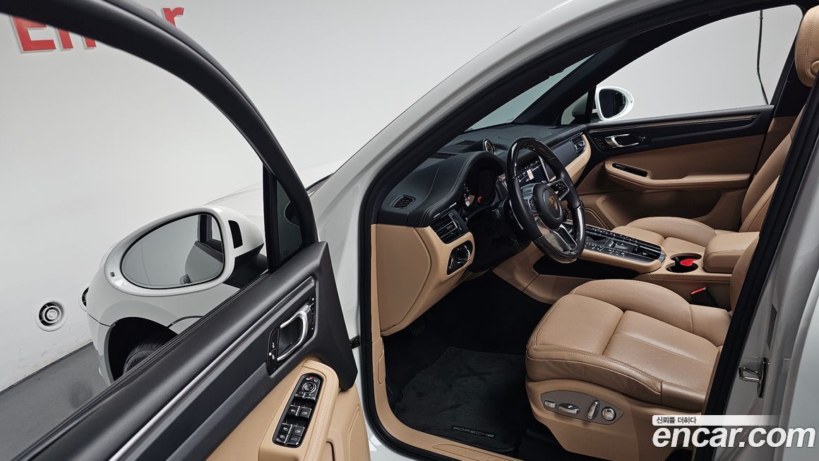 Porsche Macan 2021
