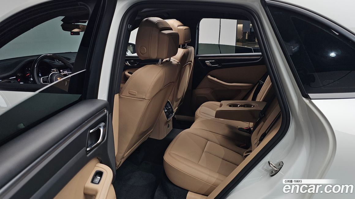 Porsche Macan 2021