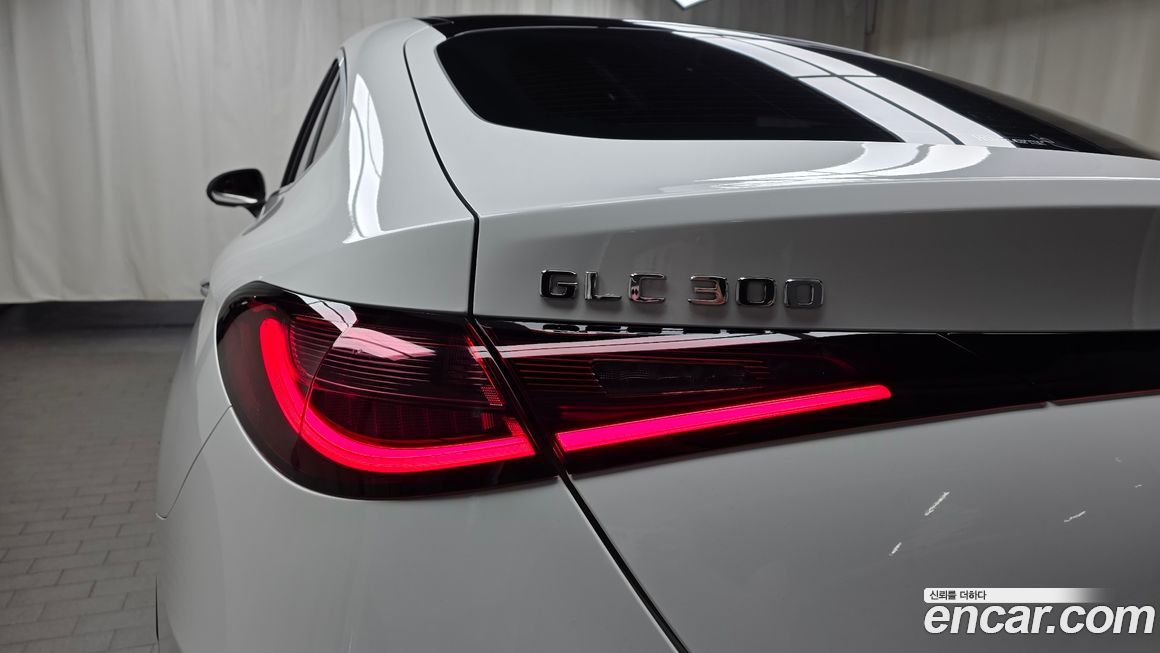 Mercedes-Benz GLC-Class 2025