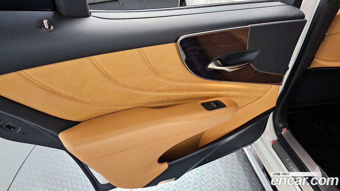 Lexus LS 2022