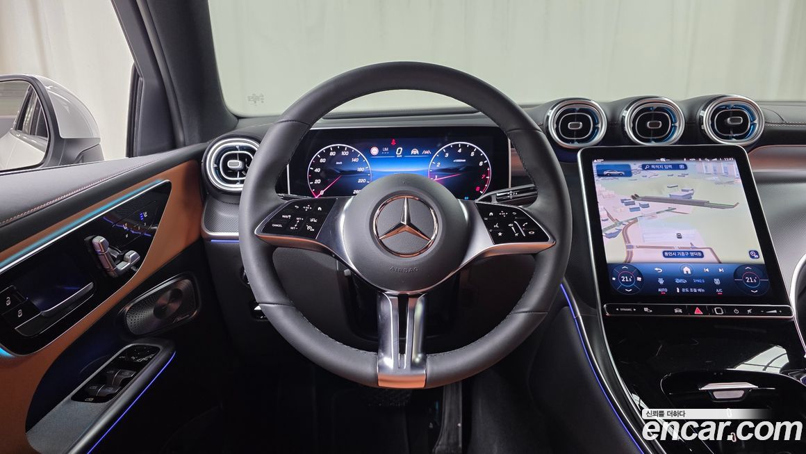 Mercedes-Benz GLC-Class 2025