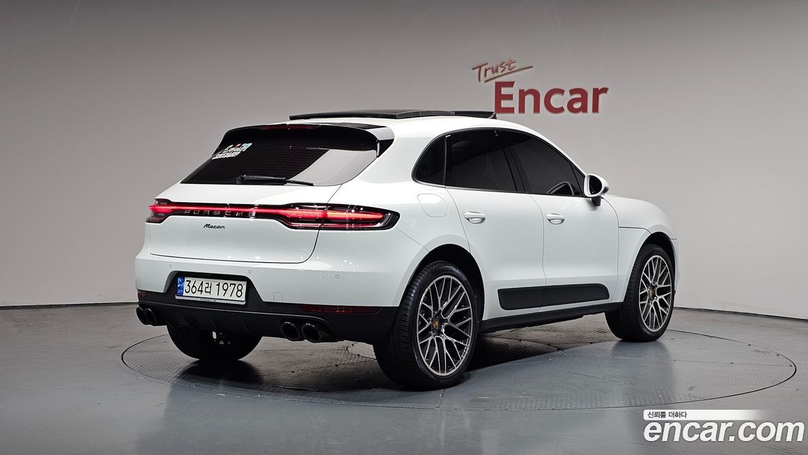 Porsche Macan 2021