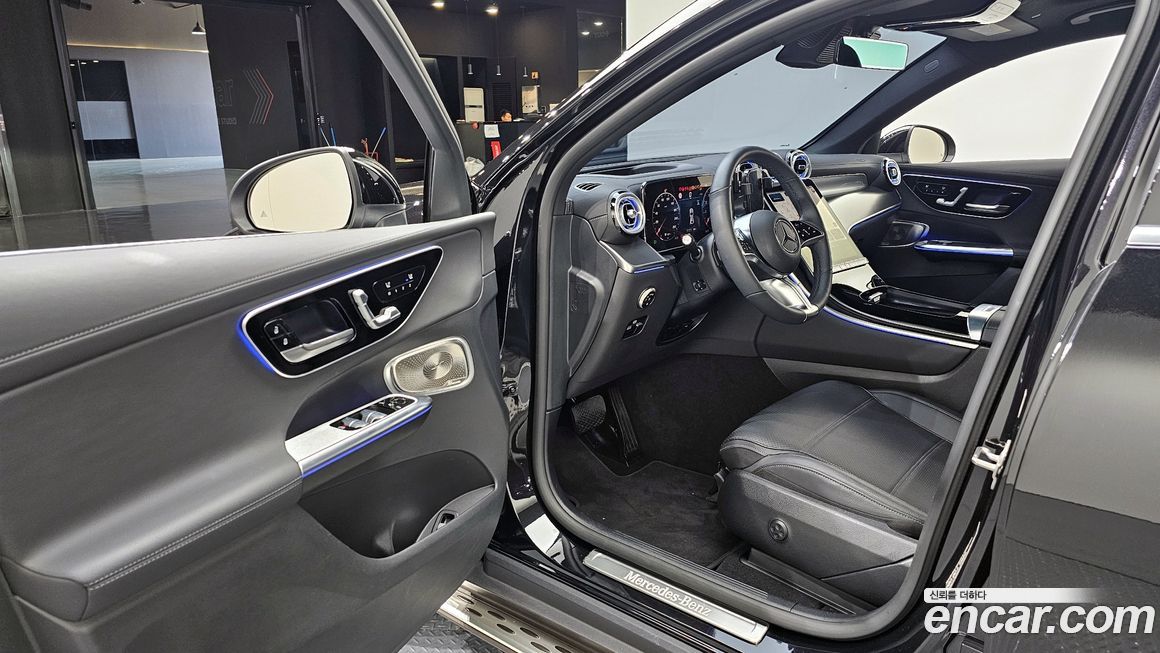 Mercedes-Benz GLC-Class 2025