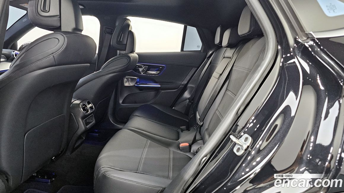 Mercedes-Benz GLC-Class 2025