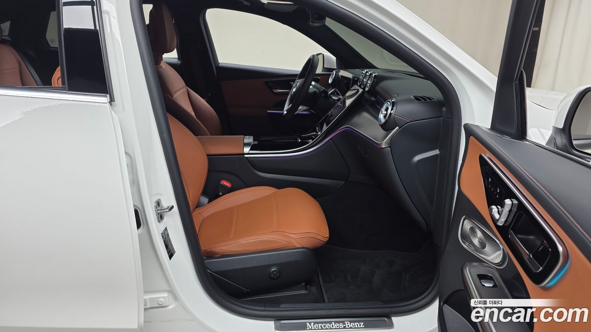 Mercedes-Benz GLC-Class 2025