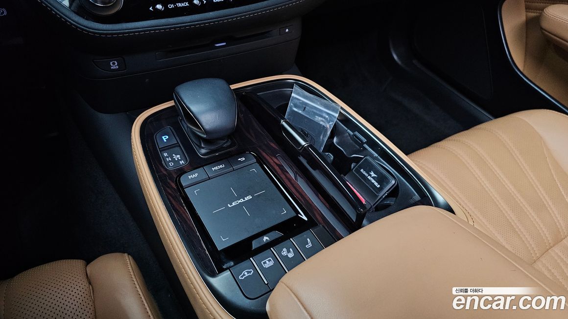 Lexus LS 2022