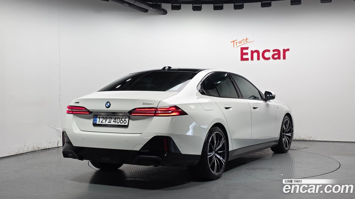BMW 5-Series 2025