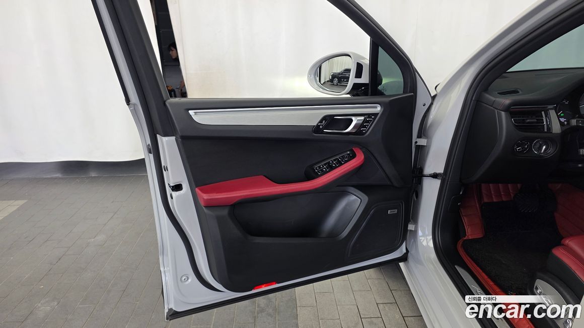 Porsche Macan 2023