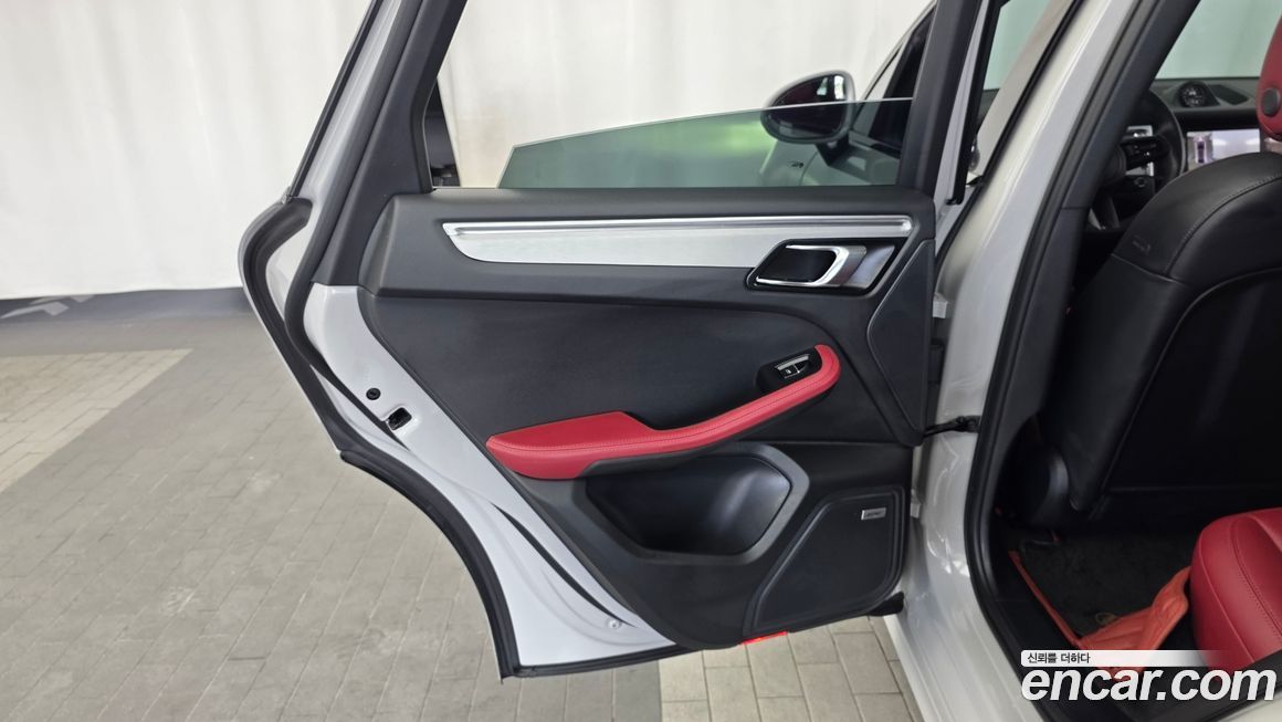 Porsche Macan 2023