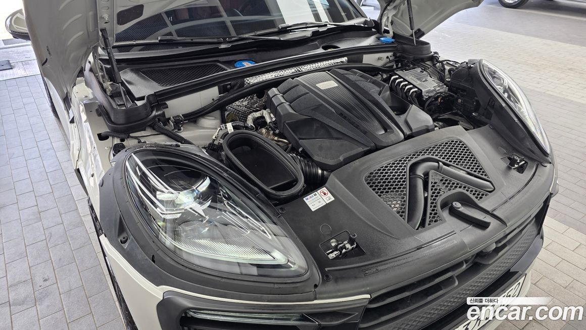 Porsche Macan 2023