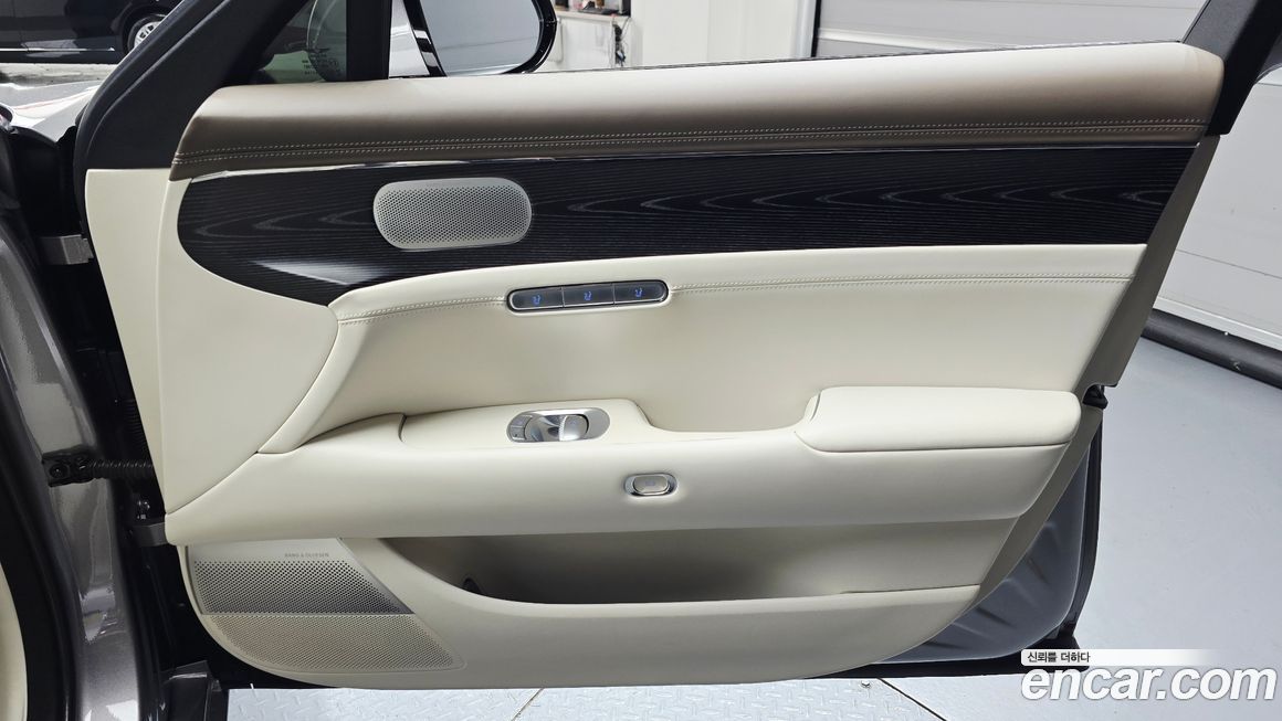 Genesis G90 2025