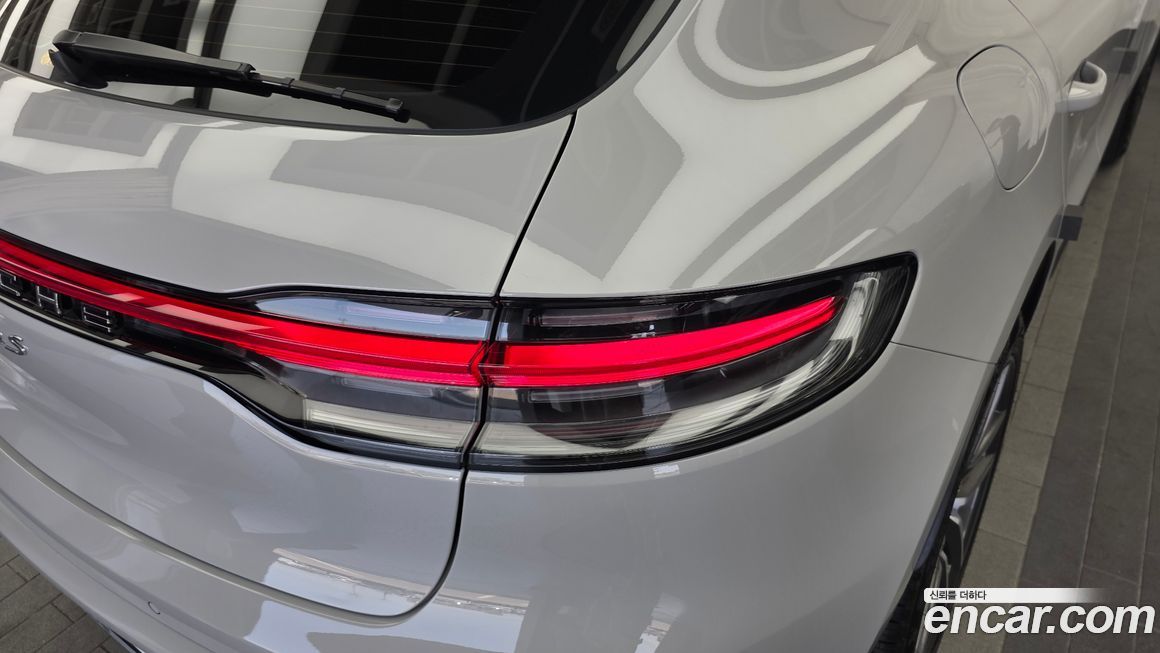 Porsche Macan 2023