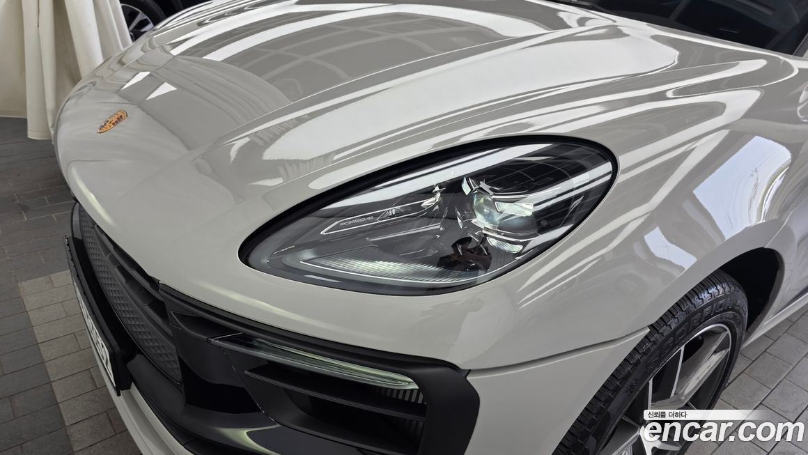 Porsche Macan 2023