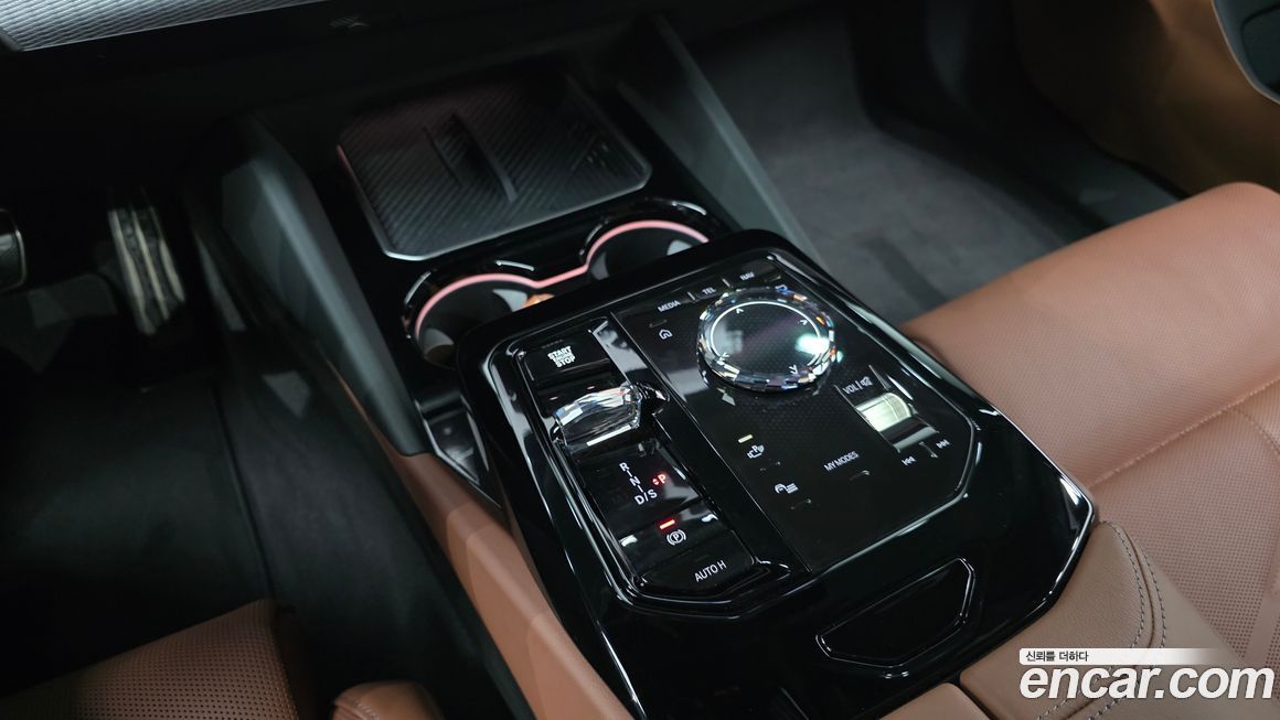 BMW 5-Series 2025
