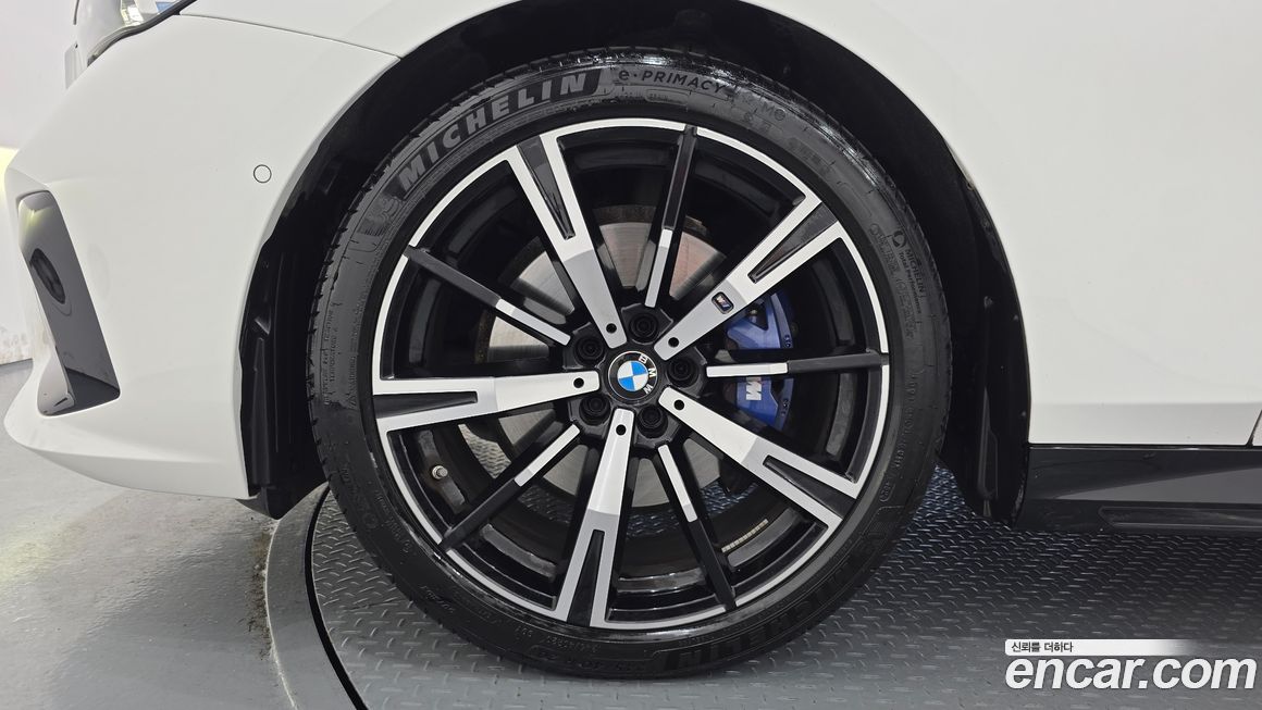 BMW 5-Series 2025
