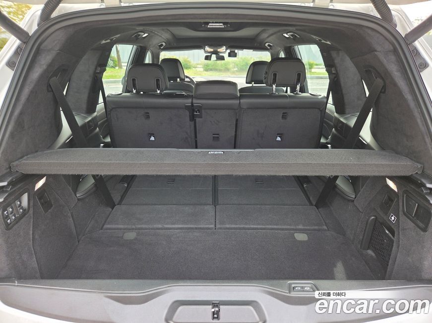 BMW X7 2025