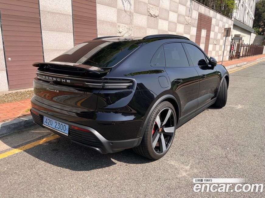 Porsche Macan 2025