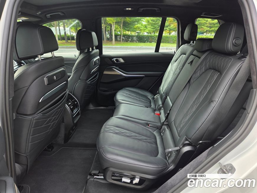 BMW X7 2025