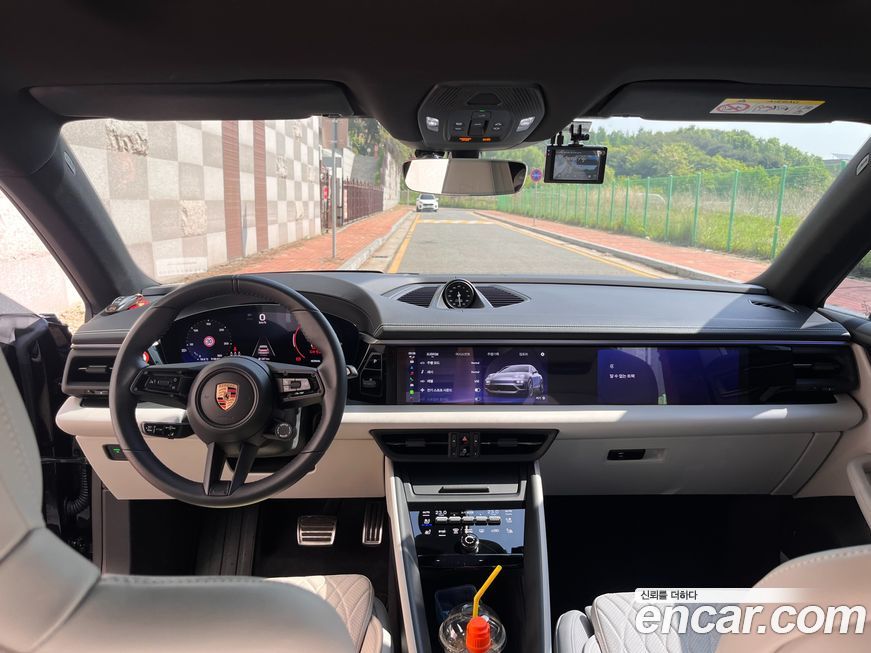 Porsche Macan 2025