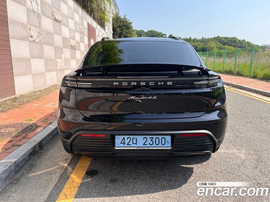 Porsche Macan 2025