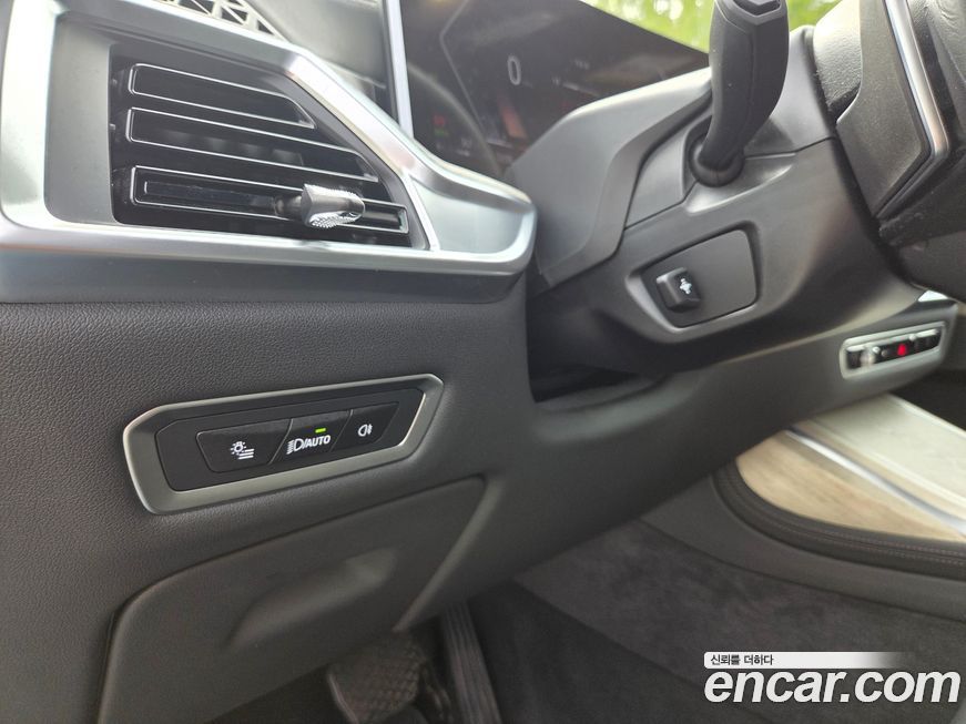 BMW X7 2025